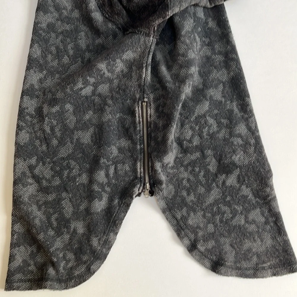 Free People Long sleeve gray sweatshirt Size S